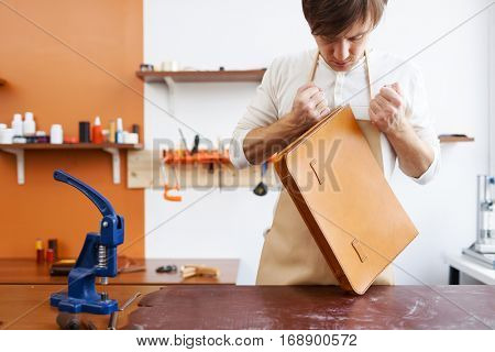Making leather briefcase