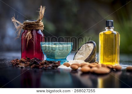 Close Up Of Herbal Face Pack For Removing Black And White Heads On Wooden Surface I.e. Multani Mitti