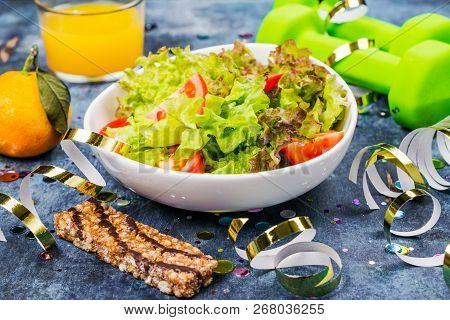 January Diet Background. Diet Or Detox Before Or After Christmas Holidays. Bowll Of Healthy Salad, E