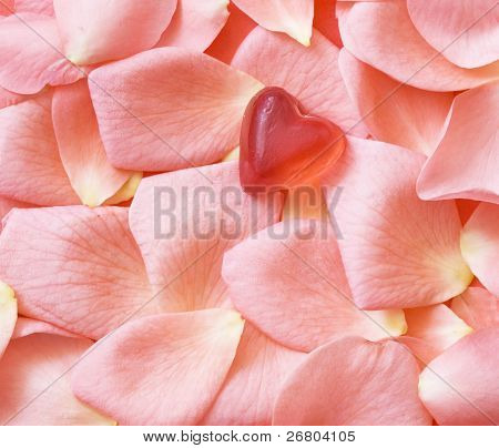 bløde, gummi hjerte på rose's pentals