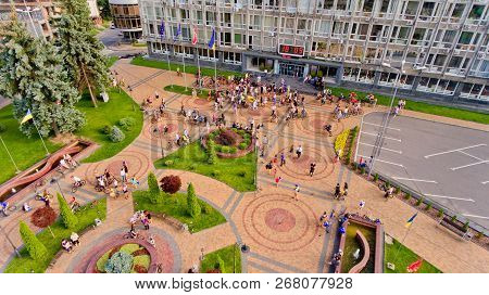 Vinnytsia, Ukraine - Jully 29, 2018: Annual All-ukrainian Cycle. A Group Of Bicycle Climbers Gathere