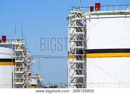 Tank The Vertical Steel. Capacities For Storage Of Oil, Gasoline, Kerosene, The Diesel And Other Liq