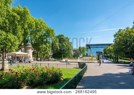 Lyon, France - July 18, 2018: Tourists On Square Carnot With A Atatue Of A Woman (marianne) Represen