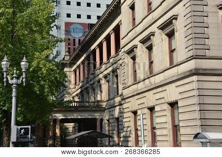 Portland, Oregon - Aug 21: City Hall In Portland, Oregon, Seen On Aug 21, 2018. The Italian Renaissa