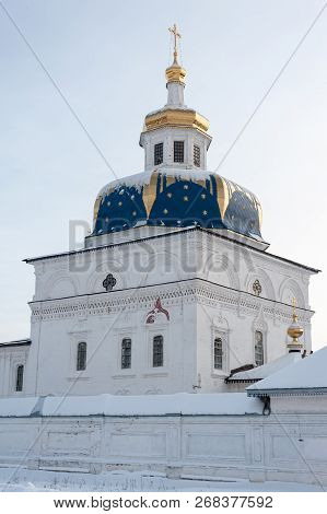 Sacred Znamensky Temple.. Cvyato-znamensky Abalak Mans Monastery