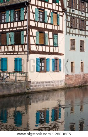 Riflessioni di metà legno