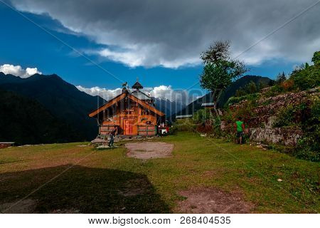Sankri Range, Uttarakhand, India - October 6, 2018 : Photo Of Traditional Himalayan Wooden House