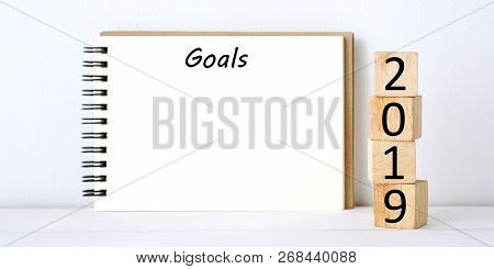 2019 Goals On Blank Note Paper Background, New Year Aim To Success In Business Background