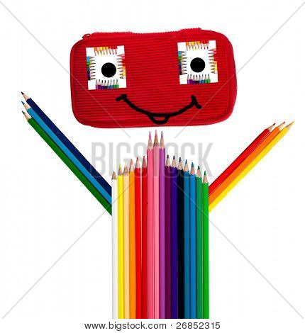 feliz chico colorido de portachupete y lápices de colores