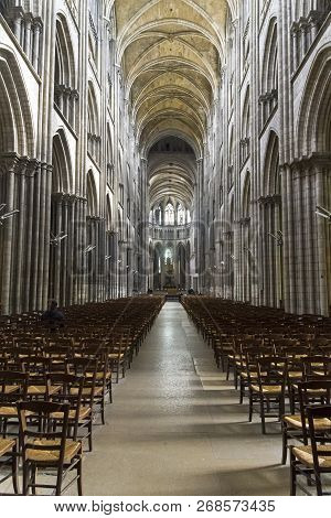 Rouen, France - August 30, 2018:  Interior Of A Catholic Temple.  Central Nave Of The Notre-dame De 
