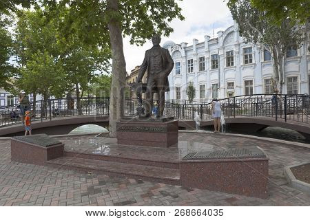 Evpatoria, Crimea, Russia - July 1, 2018: Monument To Mamun Nikolai Andreevich In A Public Garden Ne