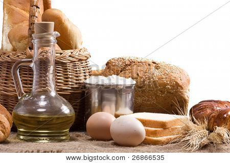 leipää, öljyä, piikki ja muut leipomotuotteet, jossa munat häätö