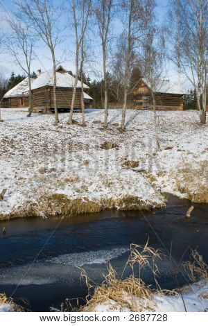 Finca en la orilla del río