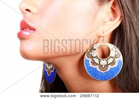 Closeup Portrait eines jungen schönen asiatischen Modells mit Make-up und Schmuck