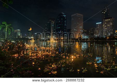 Benjakiti Park, Bangkok, Thailand - Nov 14,2016: Thai People Enjoy Loy Krathong Festival, Thai Tradi