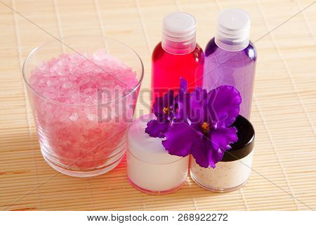 Showersoap, Gel And Moisturizer - Accessories For Bath And Shower