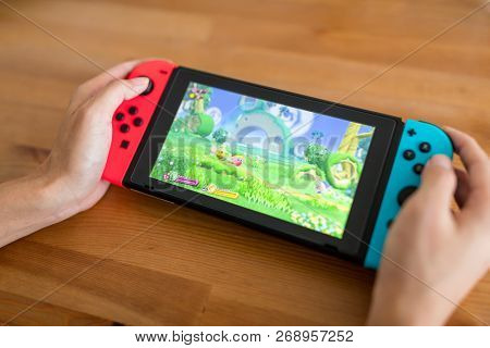 Hong Kong, 15 June 2017 -: Playing mario kart on switch at Home 