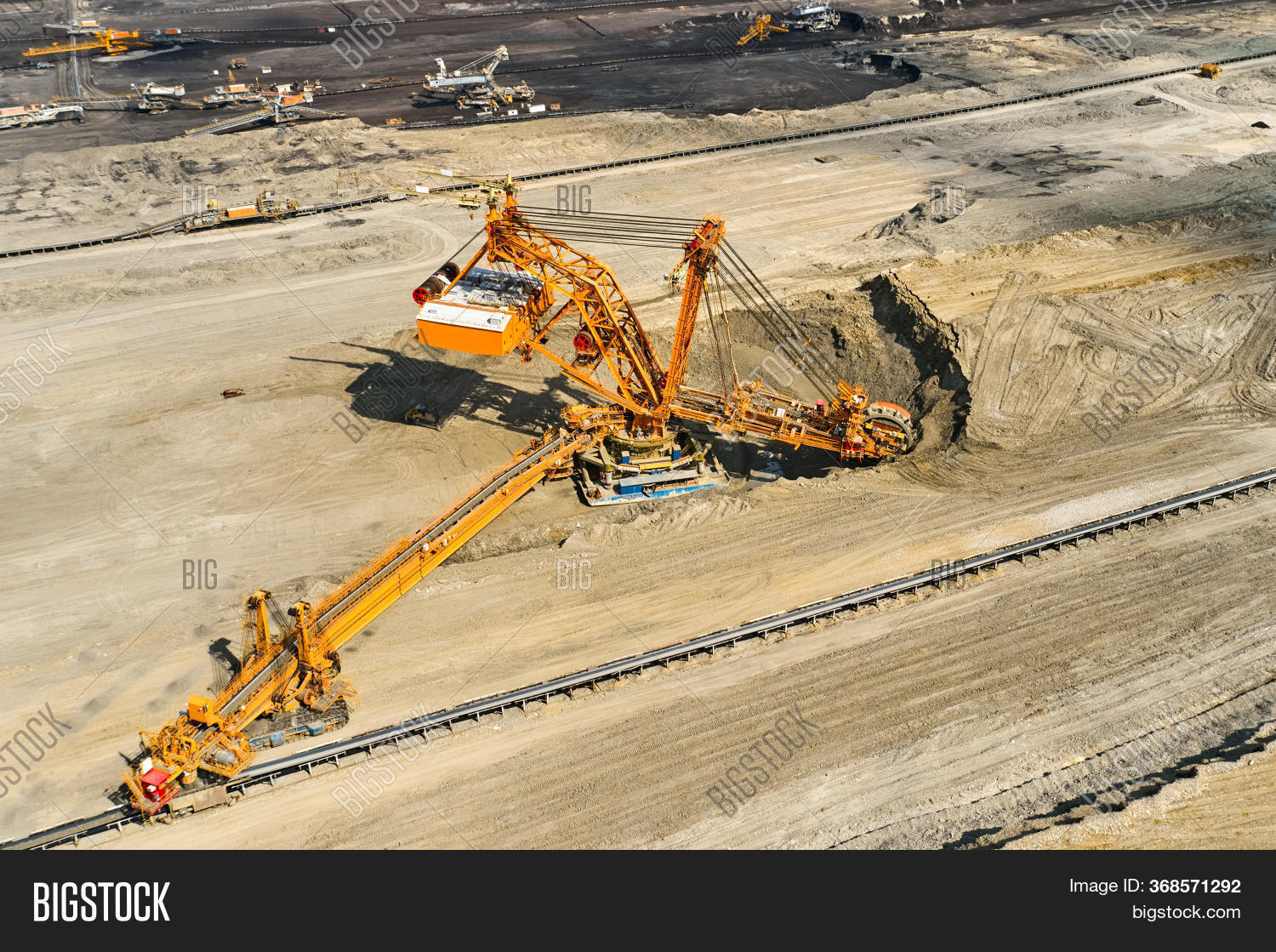Huge Bucket Wheel Image & Photo (Free Trial) Bigstock