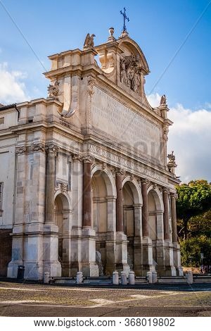 Fontana Dell'acqua Paola Fountain In Rome Italy