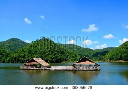 Ang Kep Nam Khao Wong Have Old Traditional House In The Lake Of Khao Wong, Suphan Buri Province,thai