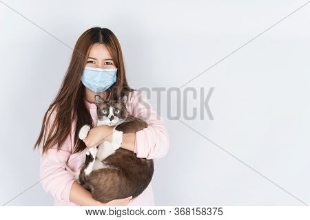 Asian Beautiful Happy Woman Wearing A Medical Protection Face Mask For Protect The Coronavirus, Filt