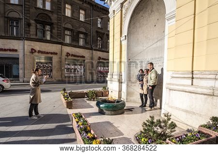 Sarajevo, Bosnia - April 17, 2017: Family Of Tourists Taking A Family Portrain In Front Of Sarajevo 