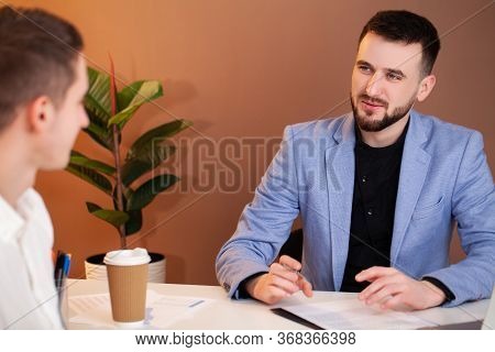 Man Offers Bribe An Employee Of The Company