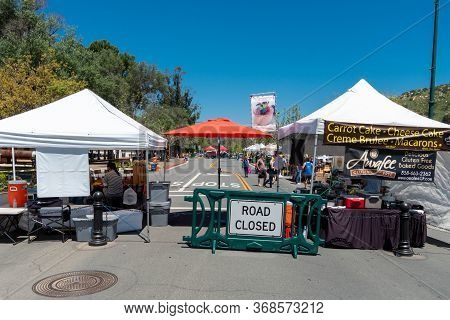 Poway Farmer Market With Social Distancing During Covid-19, Poway, California, Usa. April 18th, 2020