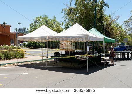 Poway Farmer Market With Social Distancing During Covid-19, Poway, California, Usa. April 18th, 2020