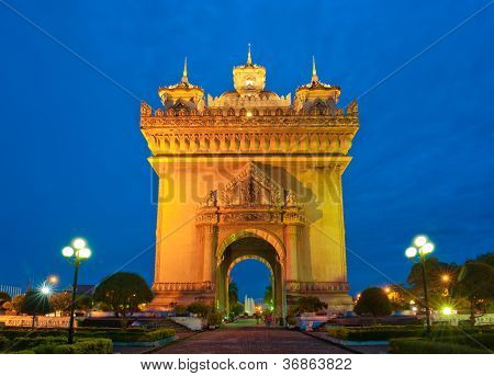 Patuxai памятник, Вьентьян, Лаос.