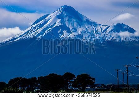 Views Of Snow Capped Mount Taranaki,  Egmont National Park, Taranaki, New Zealand