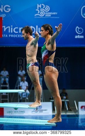 Kyiv, Ukraine - August 6, 2019: Elena Bertocchi And Maicol Verzotto Of Italy Prepare To Dive During 
