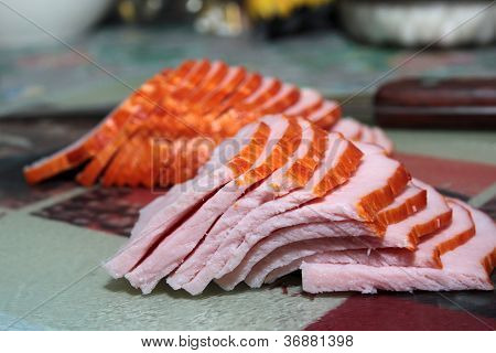 bacon on the plate