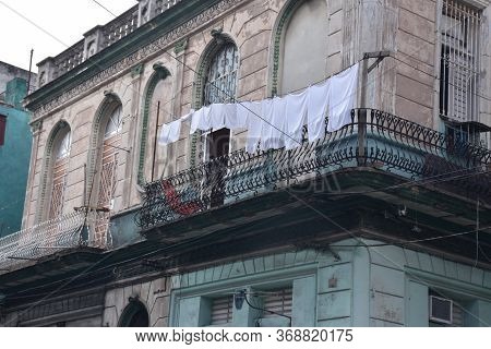 Life And Home In Vedado, Havana Cuba