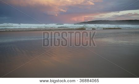 Puesta del sol en una playa