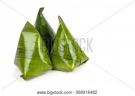 Kueh Kochi Or Koci Is  Asian Dumpling Made From Glutinous Rice Flour, And Stuffed With Coconut Filli