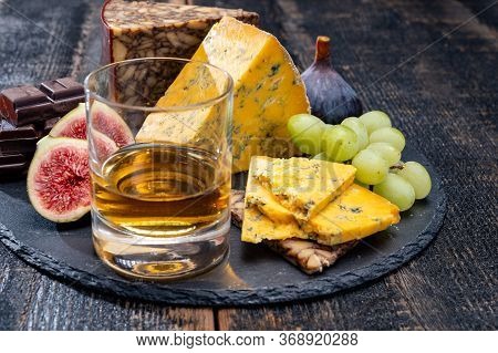 Tasting Of Scotch Single Malt Whisky And British Cheeses
