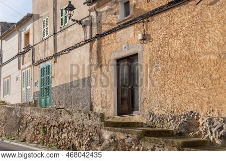 Felanitx, Spain; December 30 2022: Typical Architecture Of The Majorcan Town Of Felanitx At Sunrise.