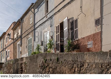 Felanitx, Spain; December 30 2022: Typical Architecture Of The Majorcan Town Of Felanitx At Sunrise.