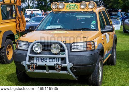 Bath, Uk, June 19, 2022: A 1998 Land Rover 90, Reg No: R188 Cdu At The Bath Festival Of Motoring 202