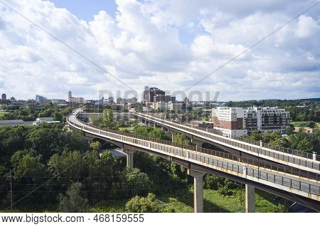 Akron, Ohio/usa - September 8th 2021: The All American Bridge Leading Into Akron. Its A Sunny Day In