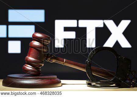 Syktyvkar, Komi, Russia, January 5, 2023, Ftx . Hammer On The Table On The Background Of The Ftx Log