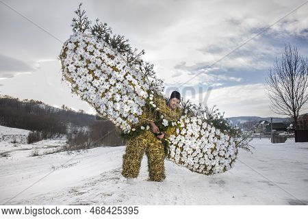 Krasnoilsk, Ukraine - 13 Jan 2017: Malanka Is An Ancient Ukrainian Folk Holiday Combining Christian 