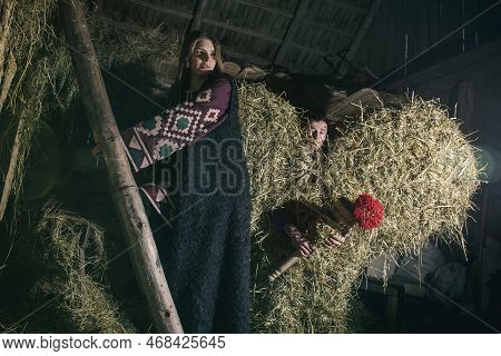 Krasnoilsk, Ukraine - 13 Jan 2017: A Boy And A Young Girl In Traditional Ukrainian Costumes Are Walk