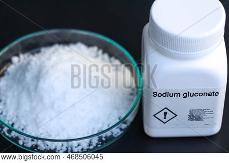 Sodium Gluconate In Bottle , Chemical In The Laboratory And Industry, Chemicals Used In The Analysis