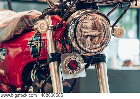 Nakhon Pathom,thailand-january 7, 2023 : View Of Honda Super Cub C 125 Motorcycle Classic 125Cc. Col