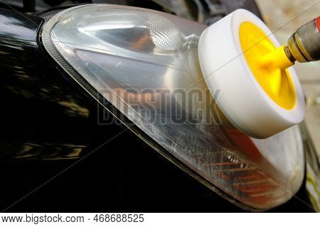 Car Glass Polishing With Power Buffer Machine.