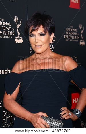 LOS ANGELES - JUN 16: Kris Jenner przybywa na 40-Daytime Emmy Awards w trakcie imprezy Skirball Cultural 