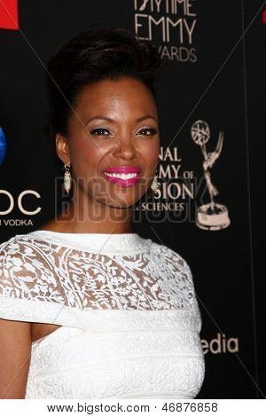 LOS ANGELES - kesä 16: Aisha Tyler saapuu 40th Daytime Emmy Awards on Skirball Cultural 