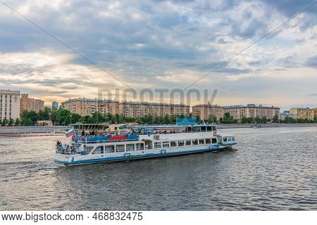 Moscow, Russia - July 17, 2022: View Of The Frunzenskaya Embakment Of Moscow River Near Gorky Park A